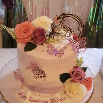 Las Palmas Bakery - Custom Cakes Near Me - Bronx, New York