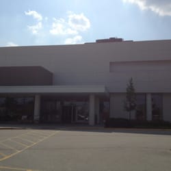 Crate & Barrel - Storefront