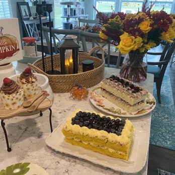 A Smudge Sweeter - Loved our Thanksgiving cakes! - Desserts Near Me