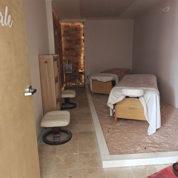 Lightly Salted Spa - Massage room with salt therapy - Halotherapy Near Me - Orlando, Florida