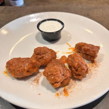 Applebee's Grill + Bar - Second helping of boneless wings - Burgers Near Me - Monroe, Michigan Applebee's Grill + Bar - Second helping of boneless wings - Burgers Near Me - Monroe, Michigan