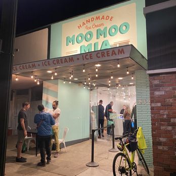Moo Moo Mia - Store front - Ice Cream & Frozen Yogurt Near Me - Montrose, California