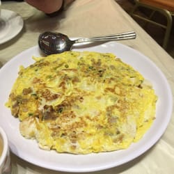 紅屋仔 芳記 - Super nice! Minced pork & squid omelette
