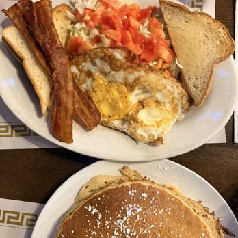Munday's - Pancakes bacon eggs - American Near Me - Huntington, New York Munday's - Pancakes bacon eggs - American Near Me - Huntington, New York