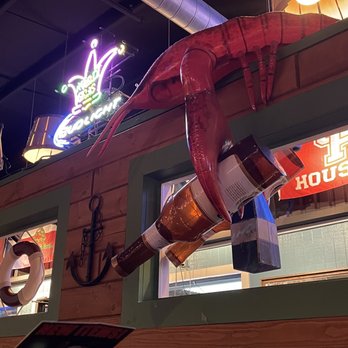 Floyd's Cajun Seafood - Cypress - Decor! And my new friend.... - Cajun/Creole Near Me - Cypress, Texas