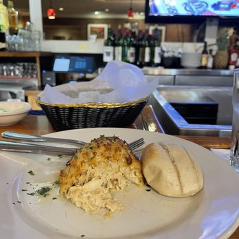 Angie's Seafood - Angie's Jumbo Lump Crab Cake with bread roll - Seafood Near Me - Baltimore, Maryland