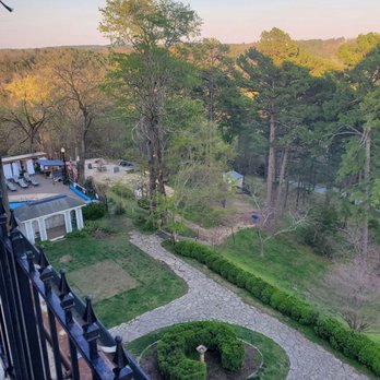 The 1886 Crescent Hotel & Spa - Backyard of hotel - Hotels Near Me - Eureka Springs, Arkansas The 1886 Crescent Hotel & Spa - Backyard of hotel - Hotels Near Me - Eureka Springs, Arkansas