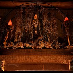 Huli Huli Tiki Lounge - Outside patio is one not to miss. They always have it on point!