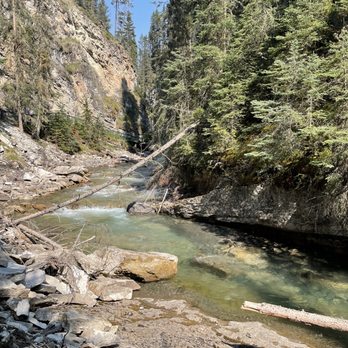 Johnston Canyon & Ink Pots - Johnston Canyon - Hiking Near Me - Banff, Alberta Johnston Canyon & Ink Pots - Johnston Canyon - Hiking Near Me - Banff, Alberta