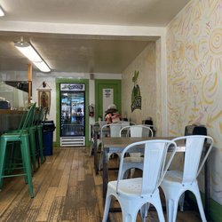 Mijo's Taqueria - Inside
