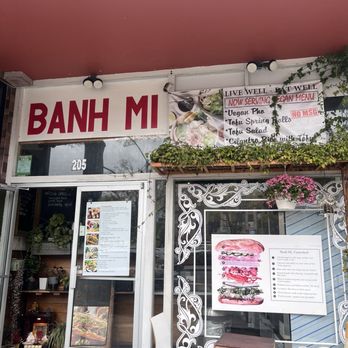 M Sandwiches - such a cute exterior - Vietnamese Near Me - San Mateo, California M Sandwiches - such a cute exterior - Vietnamese Near Me - San Mateo, California