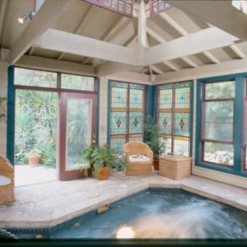 The Jackson House - Noble Inns - The indoor spa pool housed in an antique stained-glass conservatory - Hotels Near Me - San Antonio, Texas The Jackson House - Noble Inns - The indoor spa pool housed in an antique stained-glass conservatory - Hotels Near Me - San Antonio, Texas