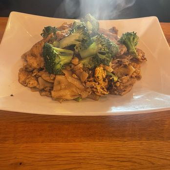 Tasty Thai - Chicken pad see ew - Thai Near Me - Bellevue, Washington