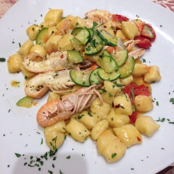 Principe Pizzeria - Gnocchi shrimp scampi with zucchini (16 euro) - Pizza Near Me - Burano, VE Principe Pizzeria - Gnocchi shrimp scampi with zucchini (16 euro) - Pizza Near Me - Burano, VE