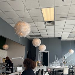 Soak & Polish Nail Bar