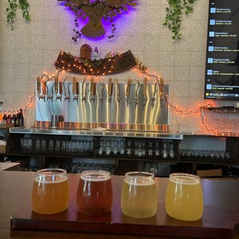 Unseen Creatures Brewing - My $21 flight.. 2 wild ales, 1 farmhouse ale, and an IPA - Breweries Near Me - Miami, Florida Unseen Creatures Brewing - My $21 flight.. 2 wild ales, 1 farmhouse ale, and an IPA - Breweries Near Me - Miami, Florida