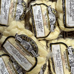 Bass Lake Cheese Factory - Cheese curds