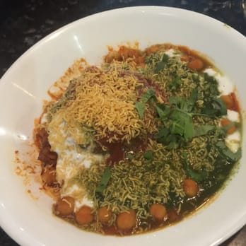Uru Swati - Samosa chat 5:45 amaizin! - Indian Near Me - Chicago, Illinois