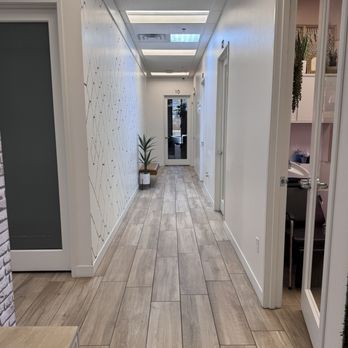 Bungalow Salon Suites - Clean hallway - Hair Salons Near Me - Henderson, Nevada