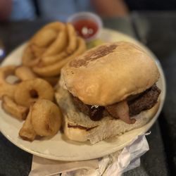 Maklemore's Ale House & Bistro - BBQ Bacon Smoked Gouda Burger