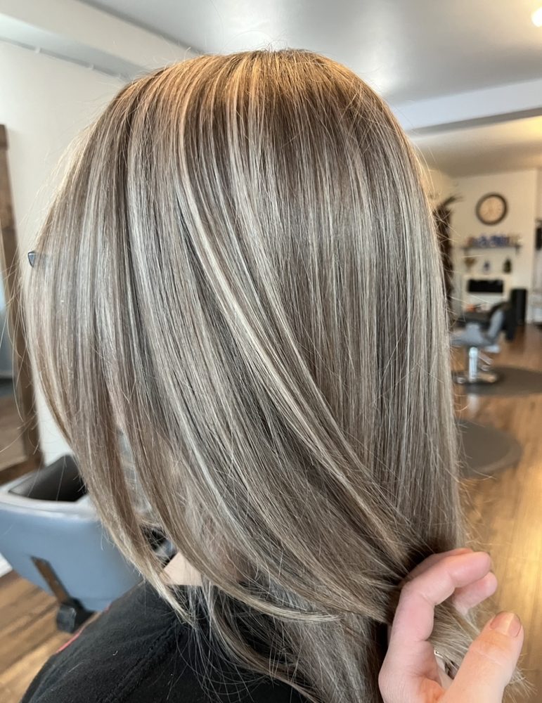 RELIC SALON Updated August 2024 34 Photos 1201 Rogue River Hwy