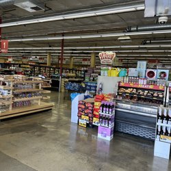 Grocery Outlet - Inside!