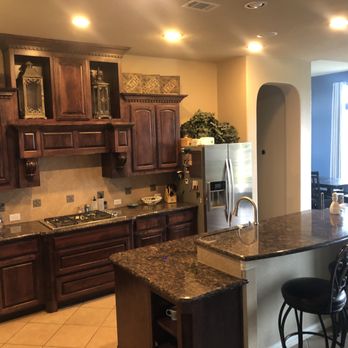 Golden Cleaning Service - Regular bi-weekly cleaning keeps this kitchen sparkling and organized - Home Cleaning Near Me Golden Cleaning Service - Regular bi-weekly cleaning keeps this kitchen sparkling and organized - Home Cleaning Near Me