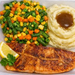 Willy's Restaurant - Broiled salmon