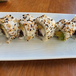 Gadisushi - New york roll, tuns, cream cheese, avo