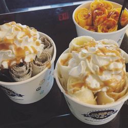 Frost N' Roll - Cookies & cream, chamango and feelin fruity rolls
