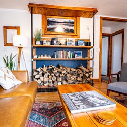 Left Coast Lodge