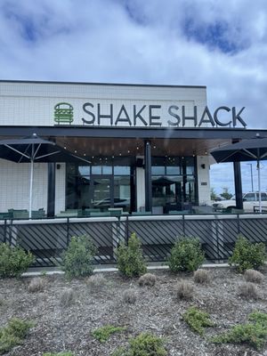 Shake Shack Katy Freeway by null