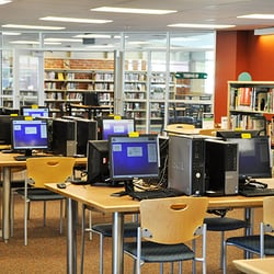 Sacramento Public Library - Rio Linda - Adult computers