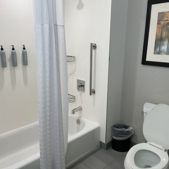 Courtyard by Marriott Cleveland Elyria - Shower with tub; no hubbub. - Hotels Near Me - Elyria, Ohio Courtyard by Marriott Cleveland Elyria - Shower with tub; no hubbub. - Hotels Near Me - Elyria, Ohio