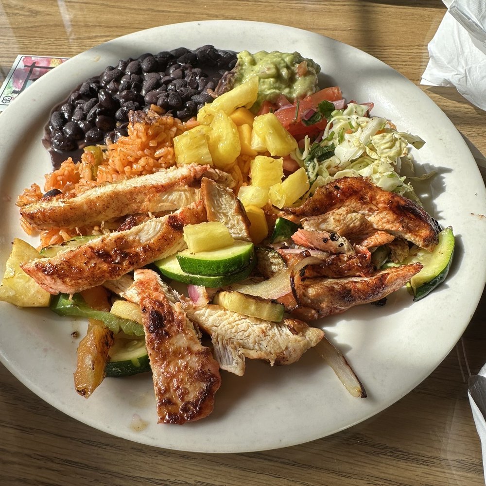 Café Capistrano - American Near Me - Half Moon Bay, California