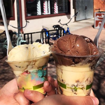 Crystal's Cakes & Cones by null