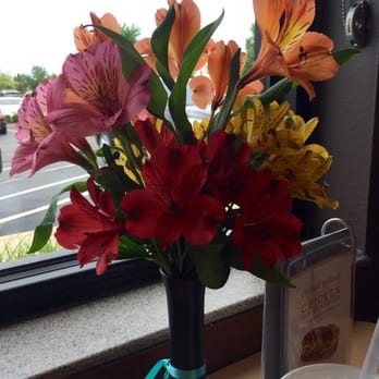 Chick-fil-A - Fresh flowers, I appreciated these - Fast Food Near Me - Chesterfield, Missouri Chick-fil-A - Fresh flowers, I appreciated these - Fast Food Near Me - Chesterfield, Missouri