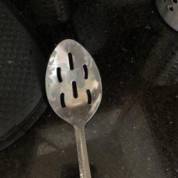 SFO Crashpad - A supposedly "clean" spoon I pulled from the drawer had dried up food residue