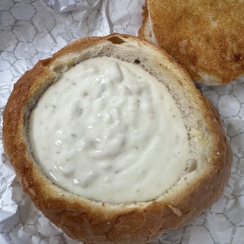 Splash Cafe - Clam chowder bread bowl - American Near Me - Pismo Beach, California
