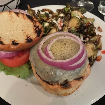 Village Tavern - Cheeseburger - New American Near Me - Kennebunk, Maine Village Tavern - Cheeseburger - New American Near Me - Kennebunk, Maine