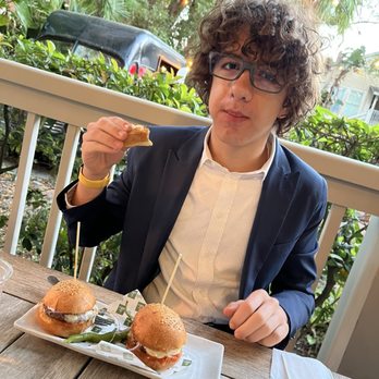 The Wellborn - Sliders - Lounges Near Me - Orlando, Florida