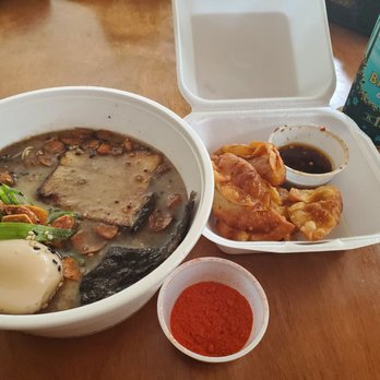 Noods Ramen Bar - Black garlic tonkotsu, deep fried gyoza - Ramen Near Me - Honolulu, Hawaii Noods Ramen Bar - Black garlic tonkotsu, deep fried gyoza - Ramen Near Me - Honolulu, Hawaii
