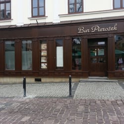 Bar Pierożek - Bar Pierożek - Rynek - po odnowieniu fasady.