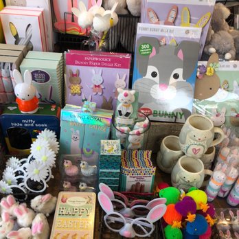 Paper Source - Easter display - Cards & Stationery Near Me - Chicago, Illinois