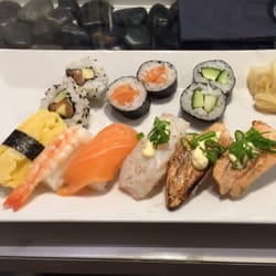 Hanko Sushi - A medium size platter.