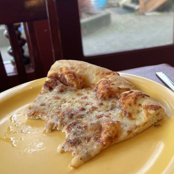 Pizza a'fetta - Cheese pizza was really good! - Pizza Near Me - Cannon Beach, Oregon