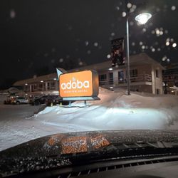 Lockview Motel - Snowy sleeps!