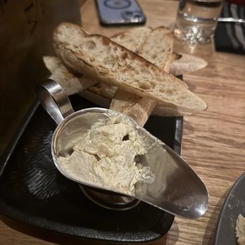 Vinyl Steakhouse - Bread - Steakhouses Near Me - New York, New York Vinyl Steakhouse - Bread - Steakhouses Near Me - New York, New York