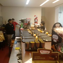 Comedor Universitario Siberia Los Amigos - Al lado mio había una fila de universitarios esperando su almuerzo.. Que buen lugar este!!