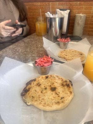 Ricas Pupusas & Mas by null